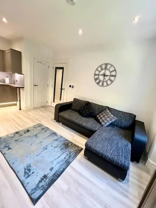 Contemporary Flat In Prime City Centre Edinburgh 0*,