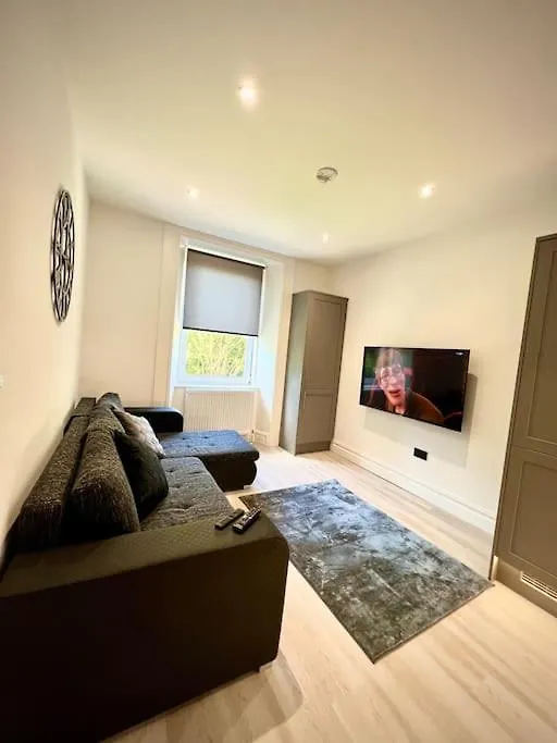 Contemporary Flat In Prime City Centre Edinburgh United Kingdom