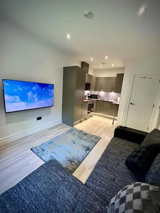 Contemporary Flat In Prime City Centre Edinburgh